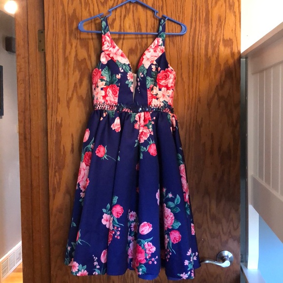 Floral Cocktail Dress - Picture 3 of 4
